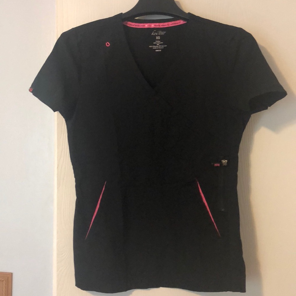 Women’s scrub top